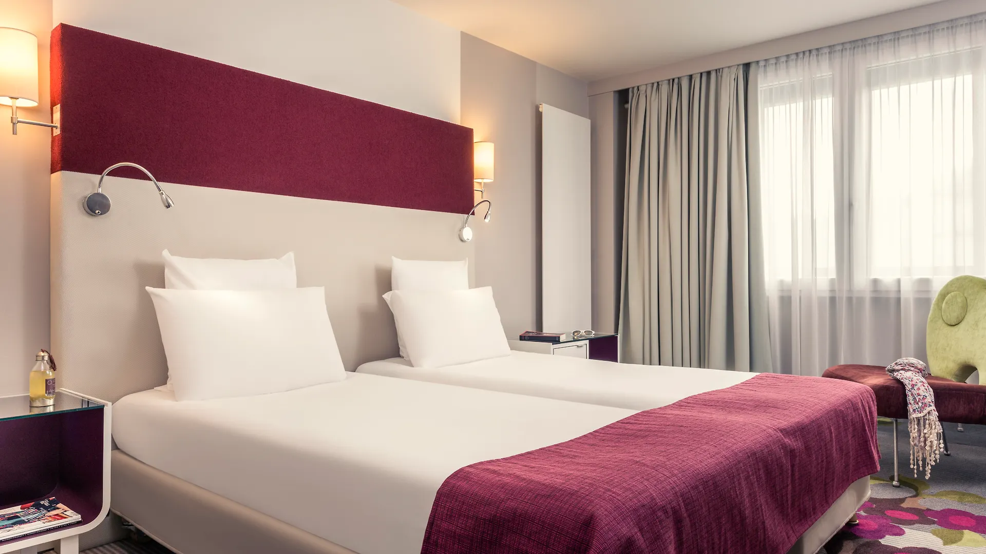 Hotel Mercure Paris Bercy Bibliotheque