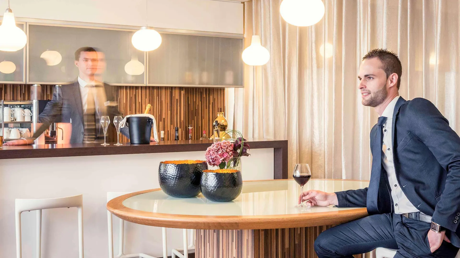 Hotel Mercure Paris Bercy Bibliotheque