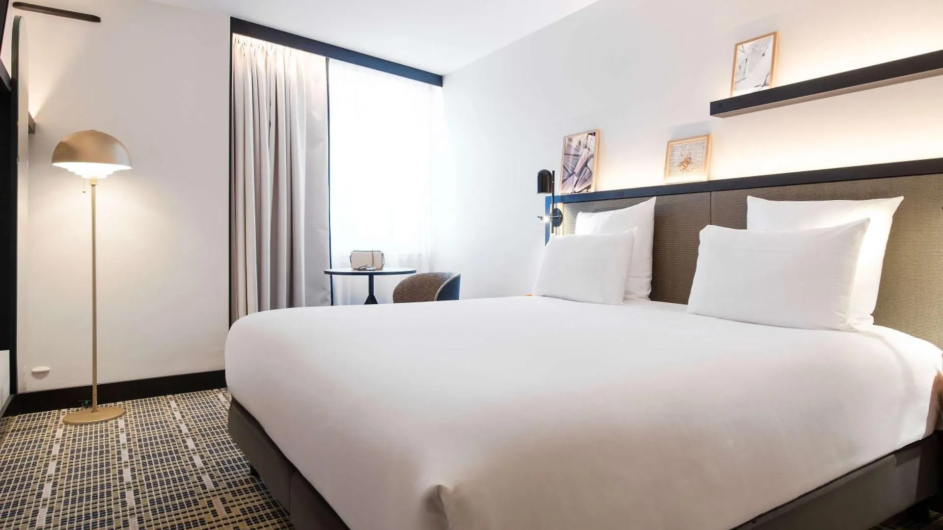 Mercure Paris Bercy Bibliotheque