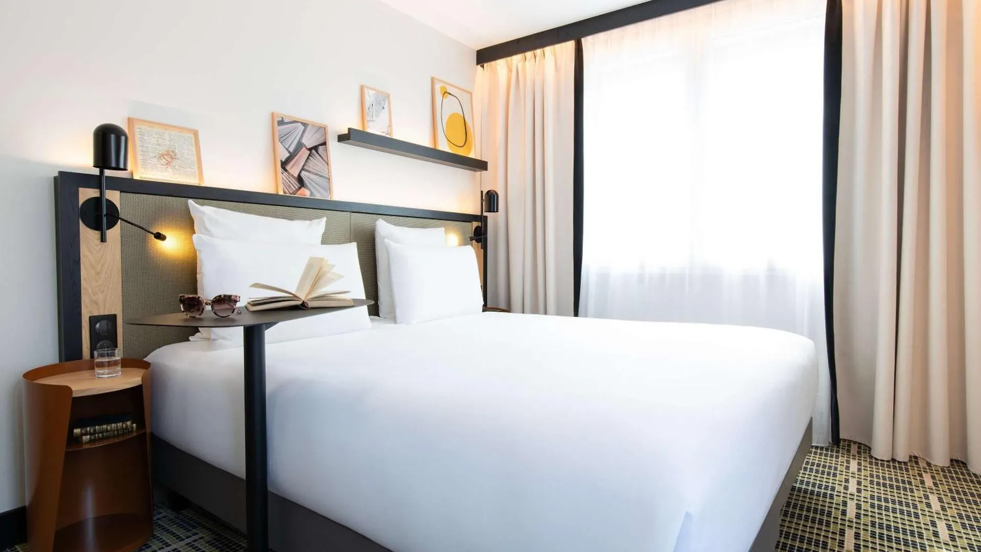 Mercure Paris Bercy Bibliotheque
