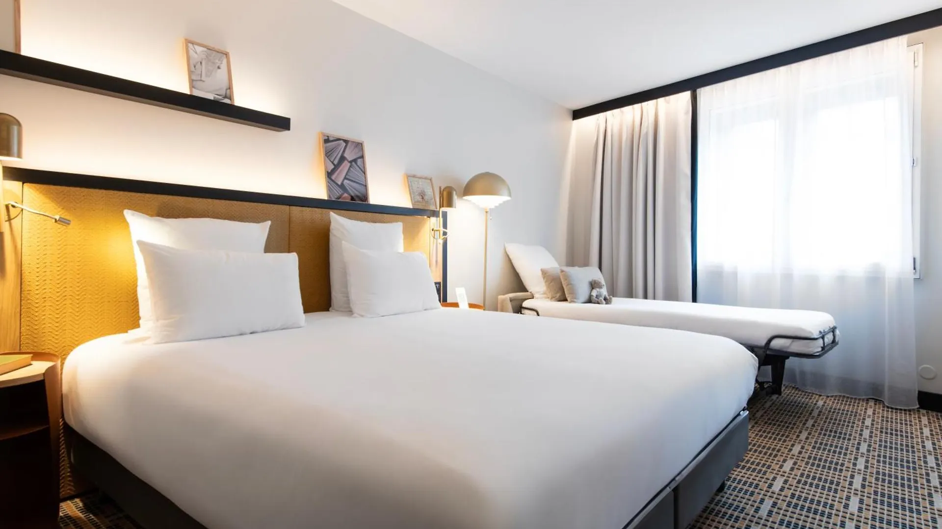 Otel Mercure Paris Bercy Bibliotheque