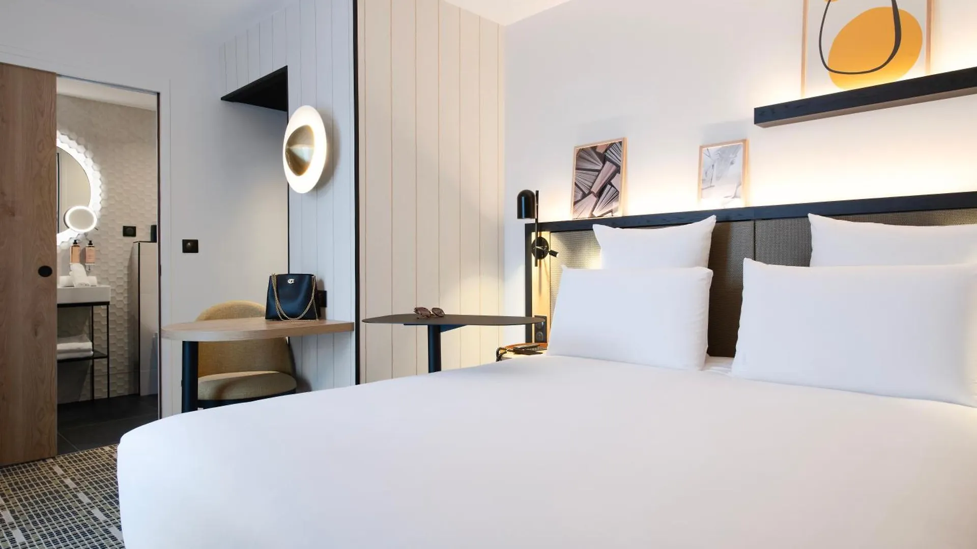 Mercure Paris Bercy Bibliotheque