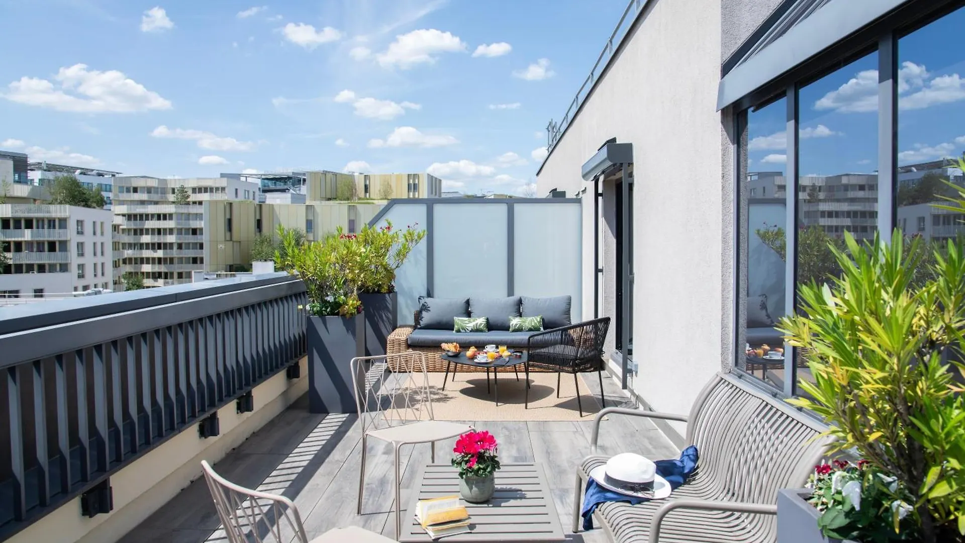 Mercure Paris Bercy Bibliotheque